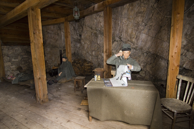 2011-08-16_09-26-59 cadore.jpg - Kriegsmuseum an den Cinque Torri